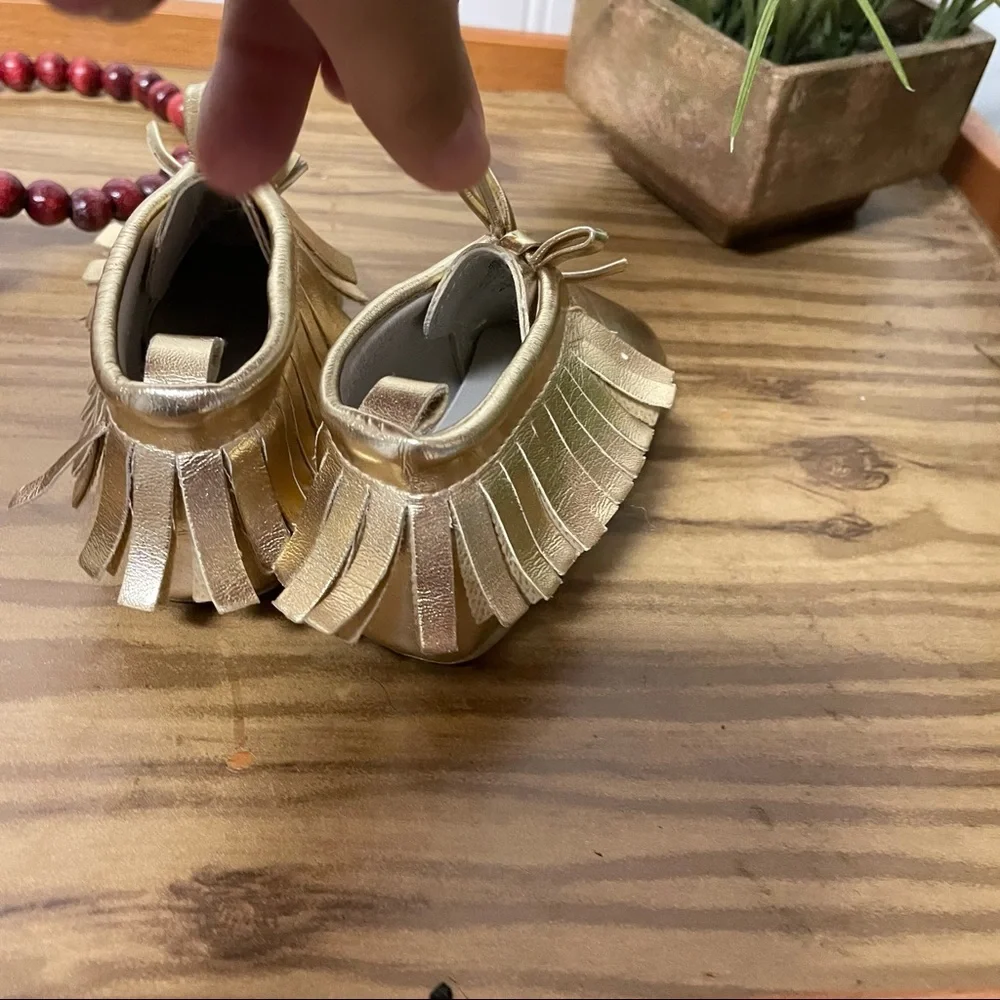 Old Navy Gold Mocassins Fringe Bow Baby Girl Shoes Size 6-12 months